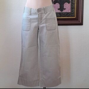 The North Face Wide-Leg Cropped Pants in Light Gray